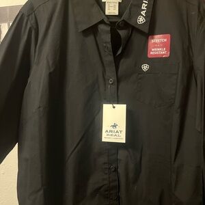 Ariat Woman’s Black Wrinkle-Resistant Shirt. Fits like a xl